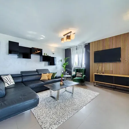 Apartment Penthouse Polo *