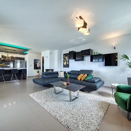 Penthouse Polo * Bibinje
