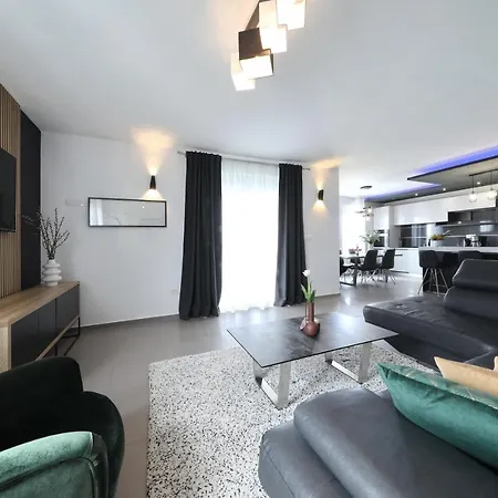 Penthouse Polo *